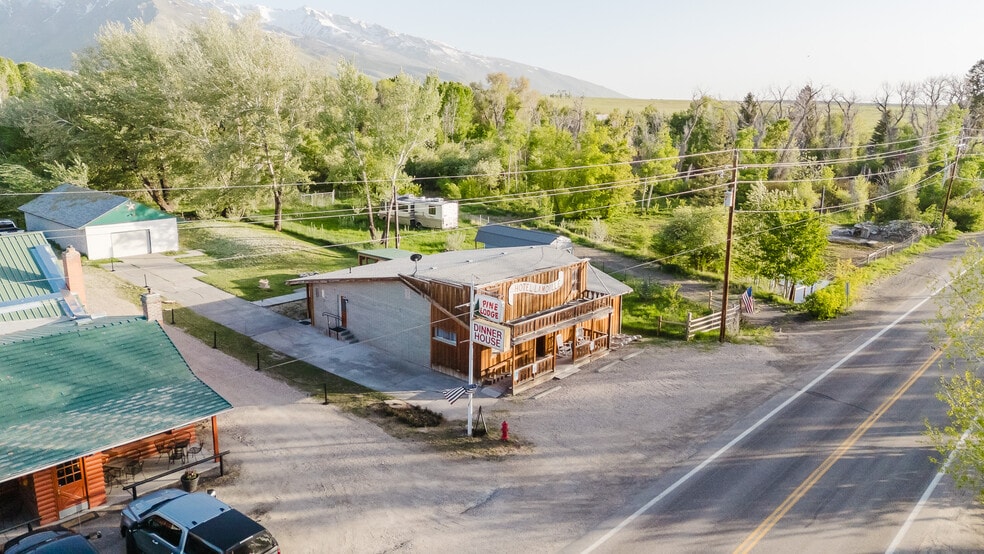 More Photos Of 925 Lamoille Hwy, Lamoille Hotel For Sale