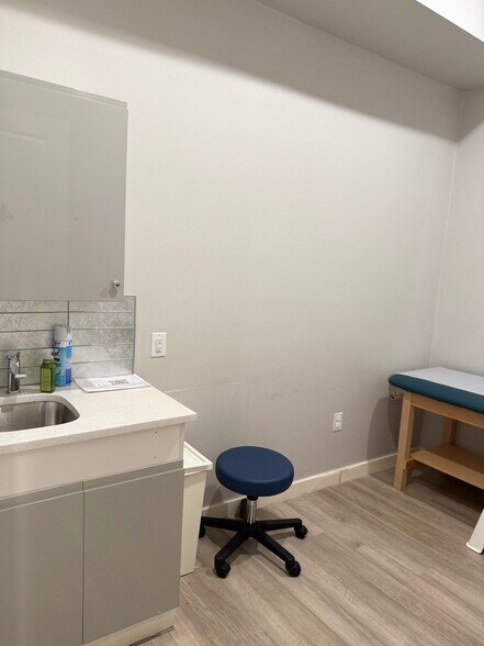 More Photos Of 11655 Independence Pky, Frisco Unknown For Lease