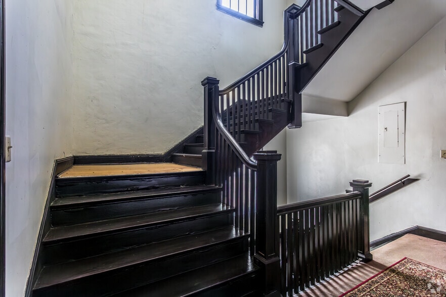 More Photos Of 1110 Faxon Ave, Memphis Religious Facility For Sale