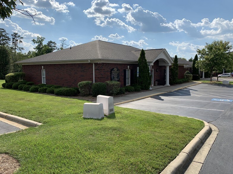 More Photos Of 3030 Senna Dr, Matthews Office For Lease