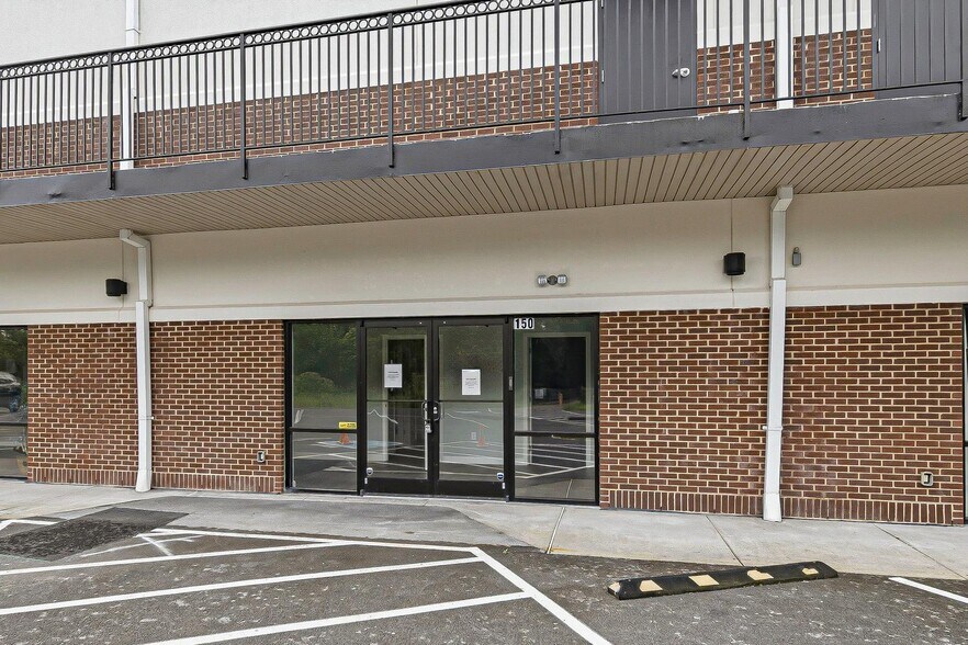 More Photos Of 1880 N Eastman Rd, Kingsport Storefront For Lease