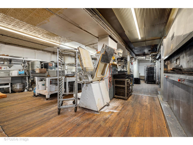 More Photos Of 2944 W Devon Ave, Chicago Apartments For Sale