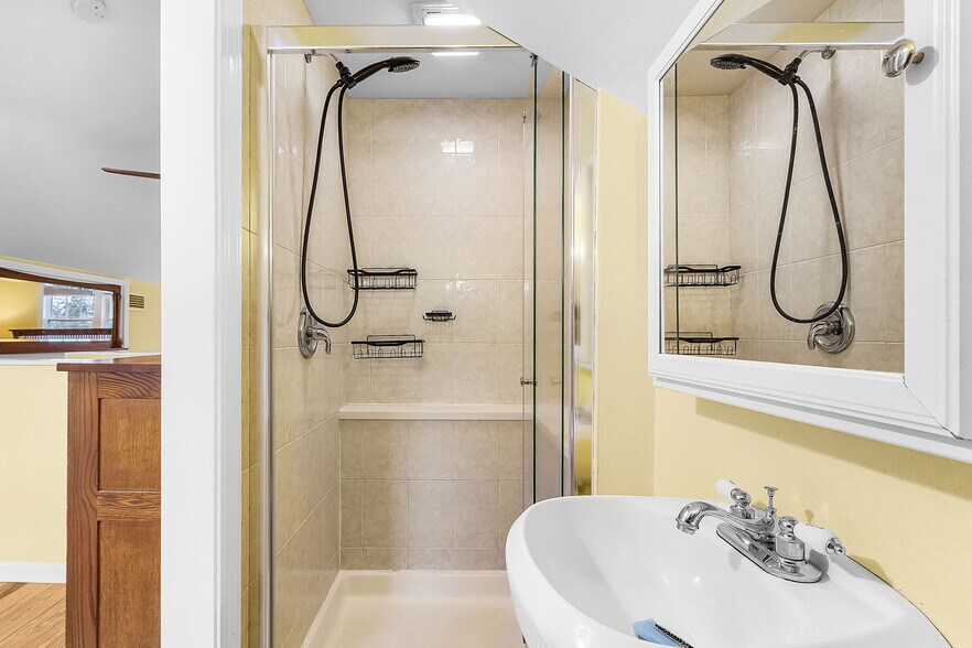 More Photos Of 530 Green St, Englewood Storefront Retail Residential For Sale