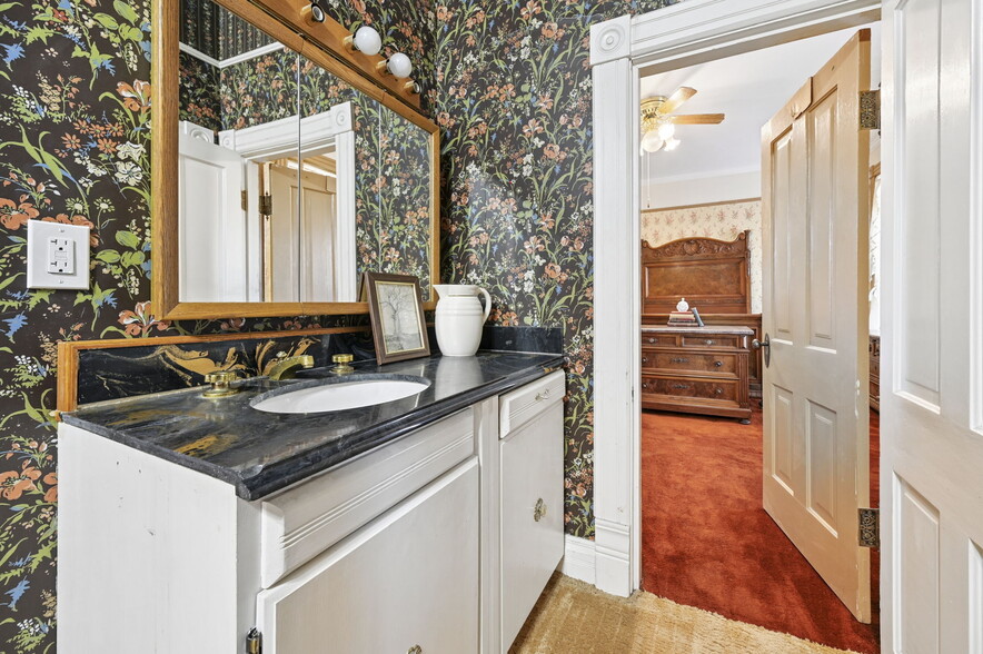 More Photos Of 2801 W Colorado Ave, Colorado Springs General Retail For Sale