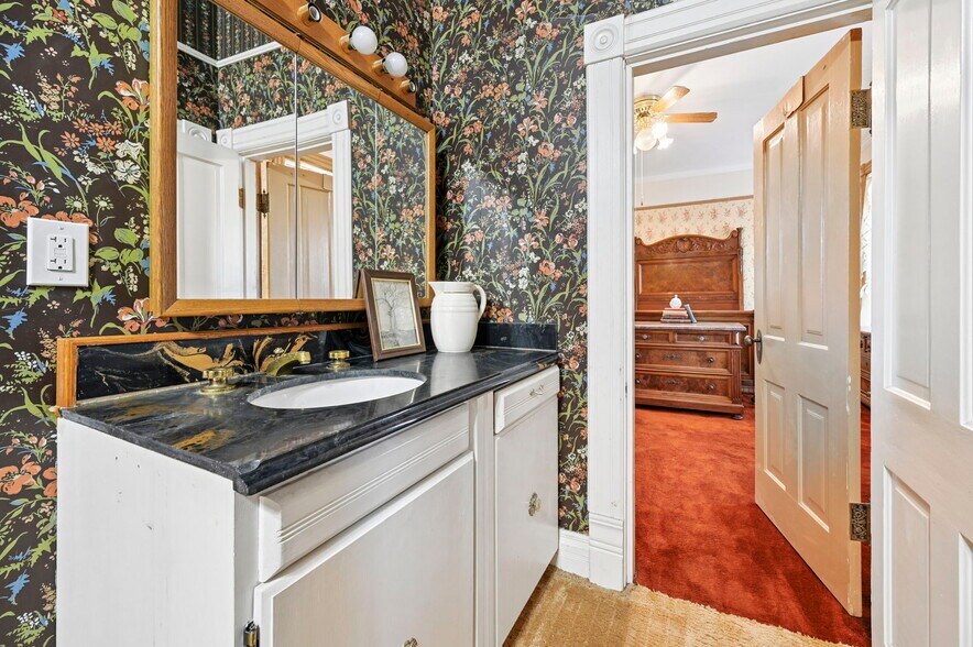 More Photos Of 2801 W Colorado Ave, Colorado Springs General Retail For Sale