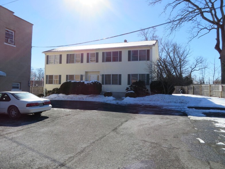 More Photos Of 440 S Main St, Manville Apartments For Lease