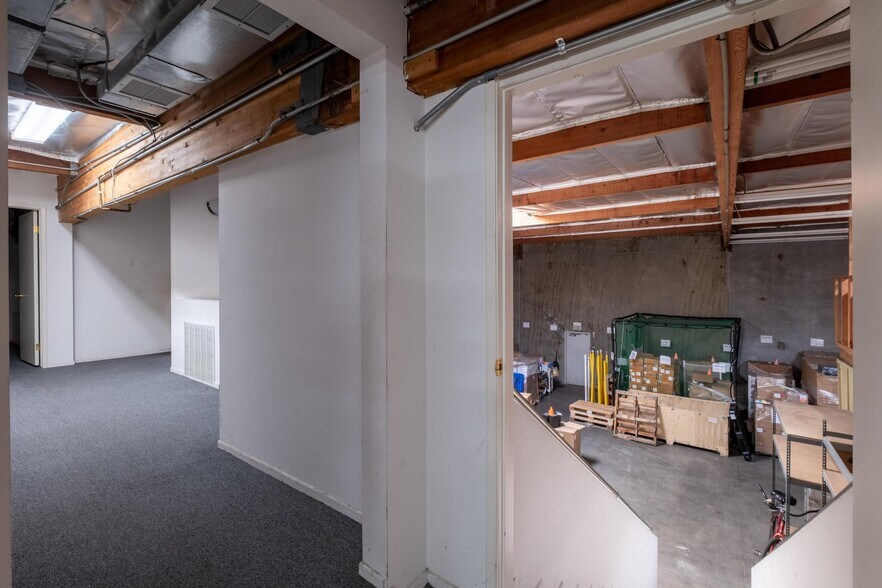 More Photos Of 22809 Lockness Ave, Torrance Warehouse For Sale