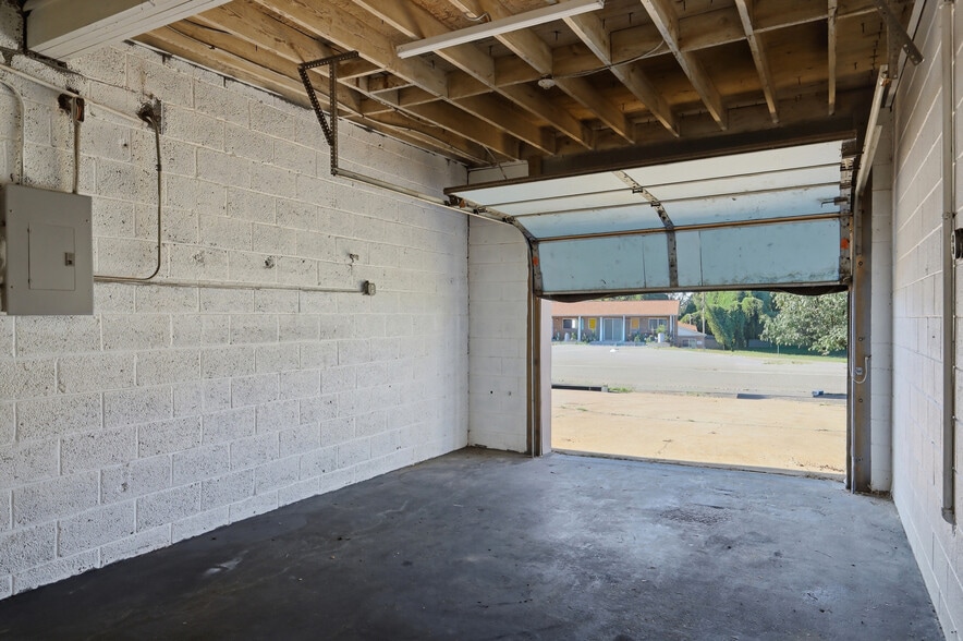 More Photos Of 679 E Main Ave, Taylorsville Flex For Sale