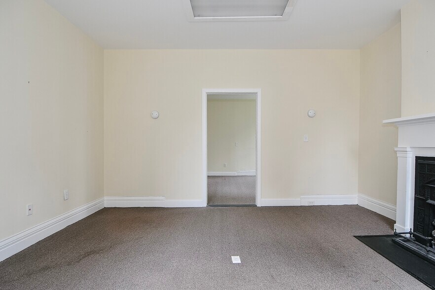 More Photos Of 93-97 Broad St, Middletown Office For Sale