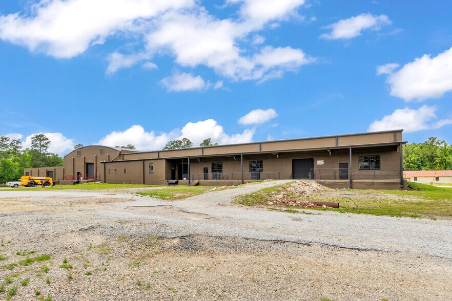 More Photos Of 121 Trotter Industrial Ln, Saluda Warehouse For Lease
