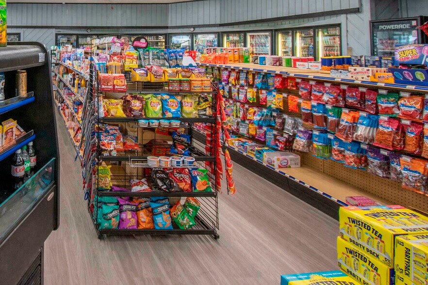 More Photos Of 601 S Babcock St, Melbourne Service Station For Sale