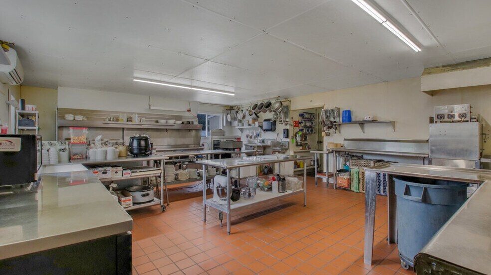 More Photos Of 2982 US Highway 63, Barronett Restaurant For Sale