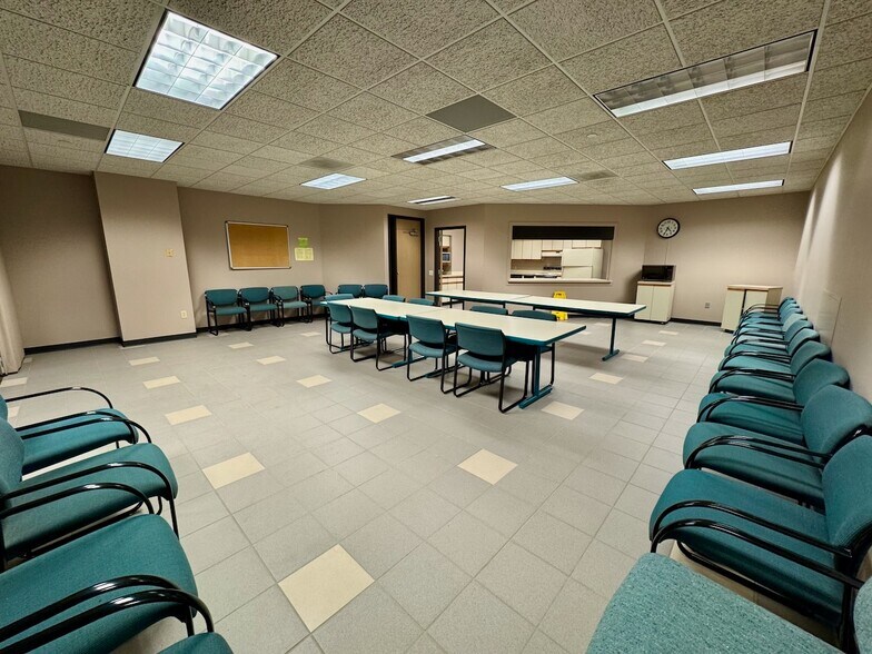 More Photos Of 100 S 4th St, Paducah Office For Lease