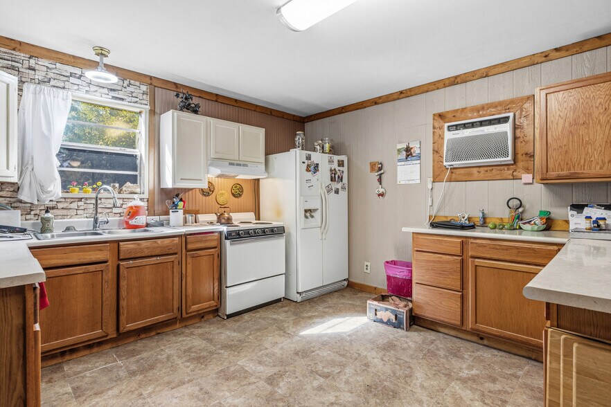 More Photos Of 1350 Moxley Camp Rd, Karnack Specialty For Sale