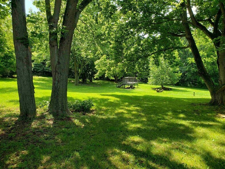 More Photos Of 2487 US Highway 211 W, Luray Storefront For Sale