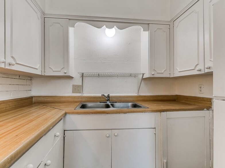 More Photos Of 1731 NW 32nd St, Oklahoma City Apartments For Sale