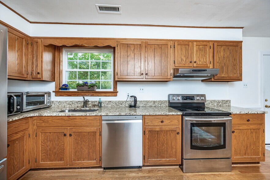 More Photos Of 7740 Cherokee Rd, Richmond Religious Facility For Sale