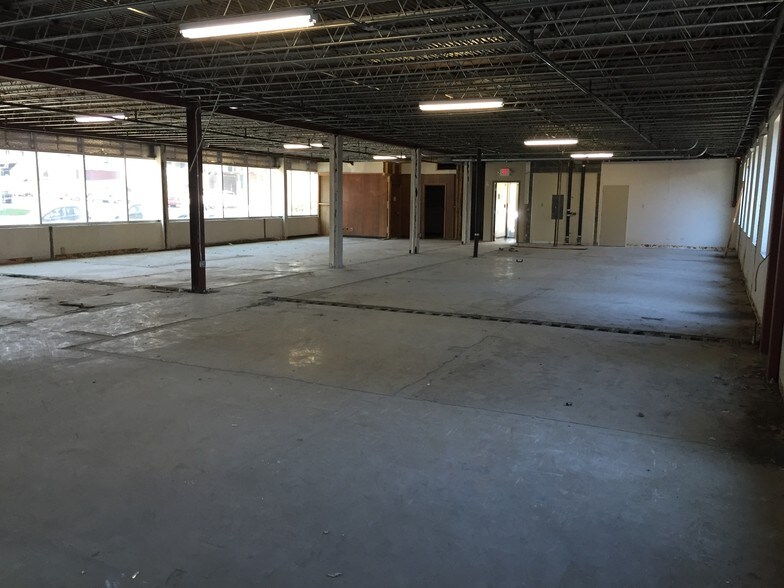 More Photos Of 1114 Clinch Ave, Knoxville Office For Sale