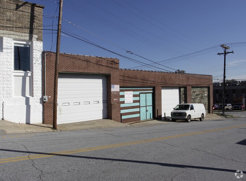 More Photos Of 147 1st Ave E, Hendersonville Light Manufacturing For Lease