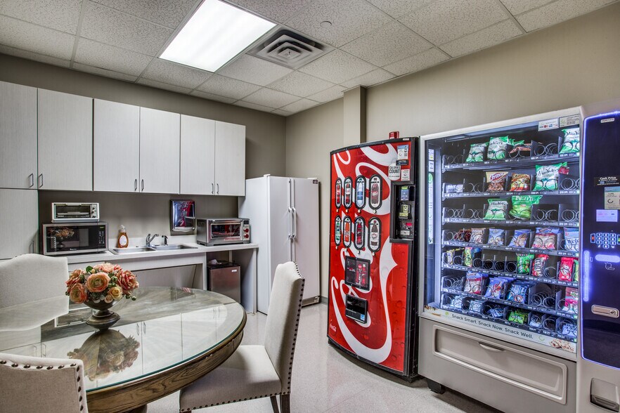 More Photos Of 1450 Hughes Rd, Grapevine Office For Lease