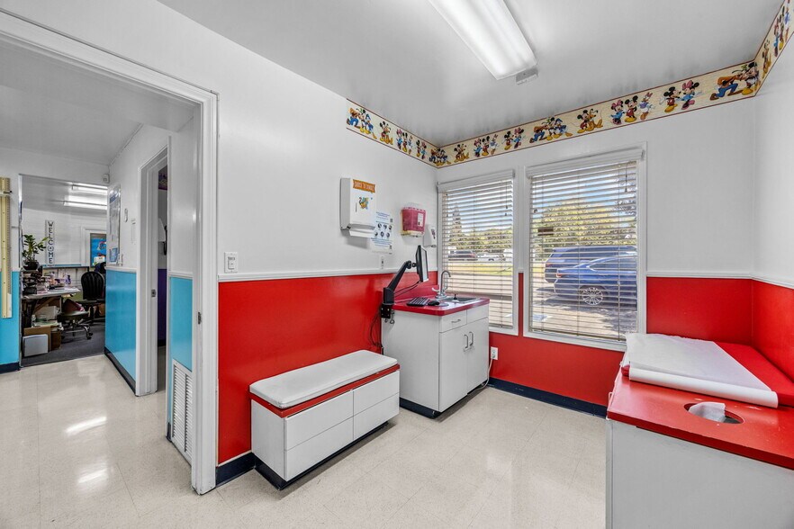 More Photos Of 630-640 S Glassell St, Orange Office For Sale