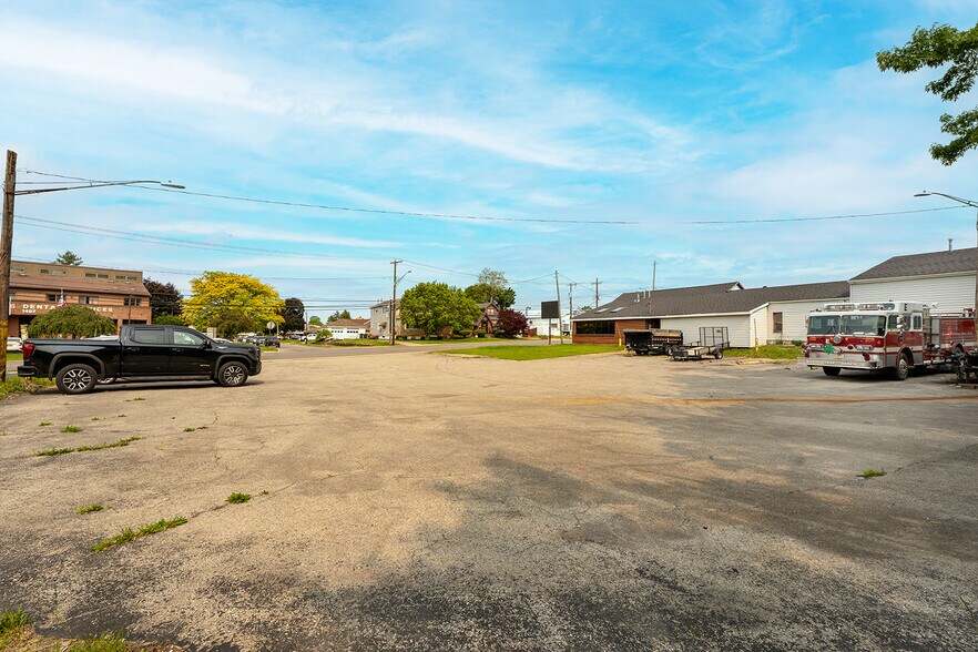 More Photos Of 1486 Abbott Rd, Lackawanna Freestanding For Sale