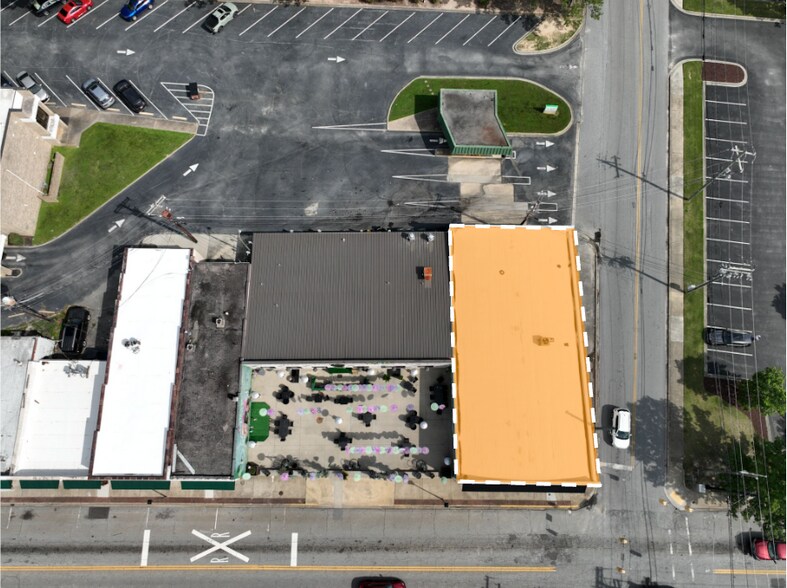 More Photos Of 123 E Curtis St, Simpsonville Storefront For Sale