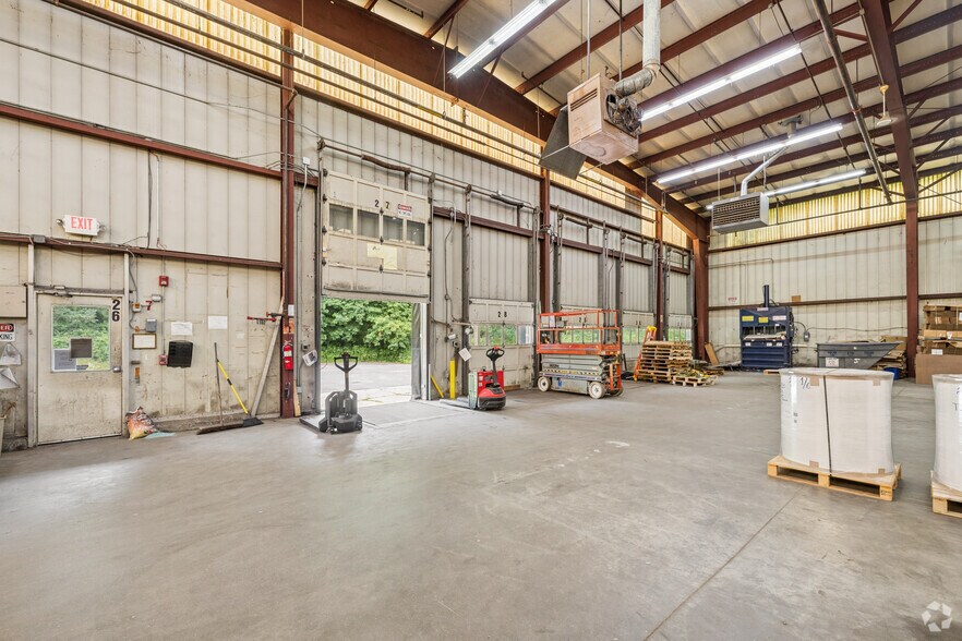More Photos Of 24 Spring St, Florence Warehouse For Sale