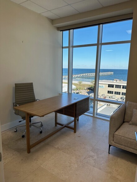 More Photos Of 320 1st St N, Jacksonville Beach Office Residential For Sale