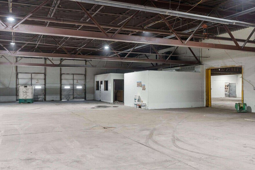 More Photos Of 2200 S 24th St, Omaha Warehouse For Sale