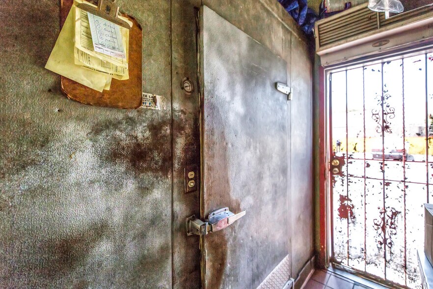 More Photos Of 3162 Martin Luther King Jr Blvd, Lynwood Restaurant For Sale