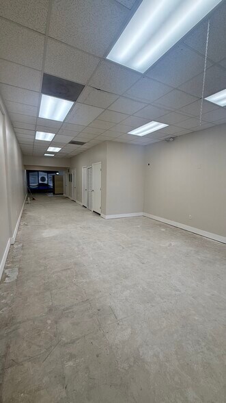 More Photos Of 11300 NW 87th Ct, Hialeah Unknown For Lease