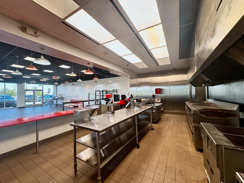 More Photos Of 5015 Hinkleville Rd, Paducah Restaurant For Lease