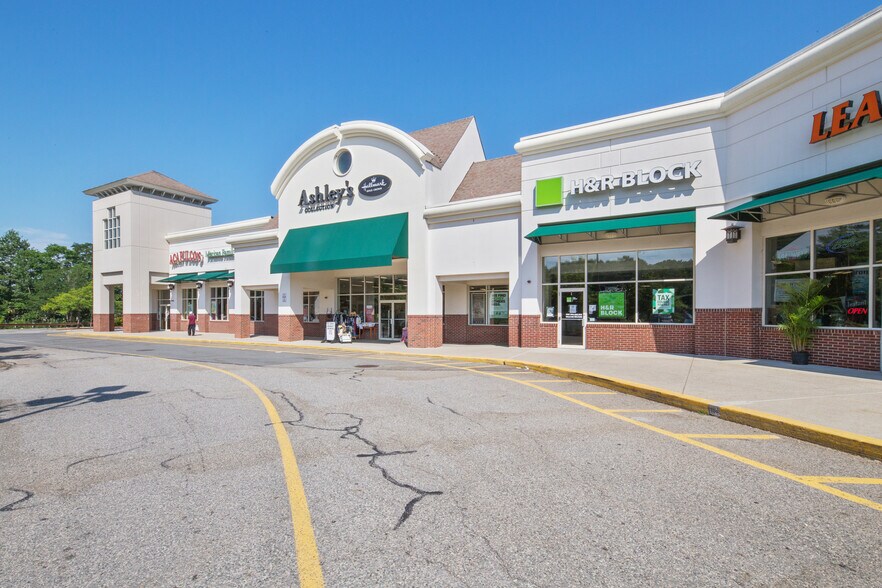 More Photos Of 84-100 Macy St, Amesbury Unknown For Lease