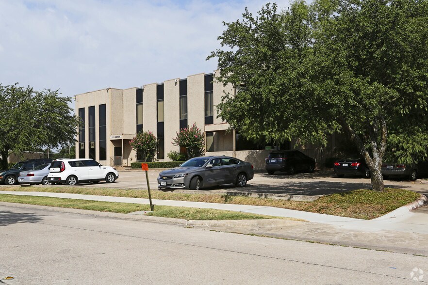 More Photos Of 616 S Sherman St, Richardson Flex For Sale