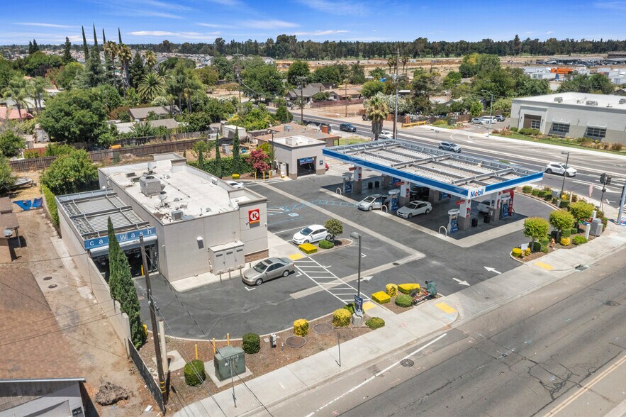 More Photos Of 2115 W Yosemite Ave, Manteca General Retail For Sale