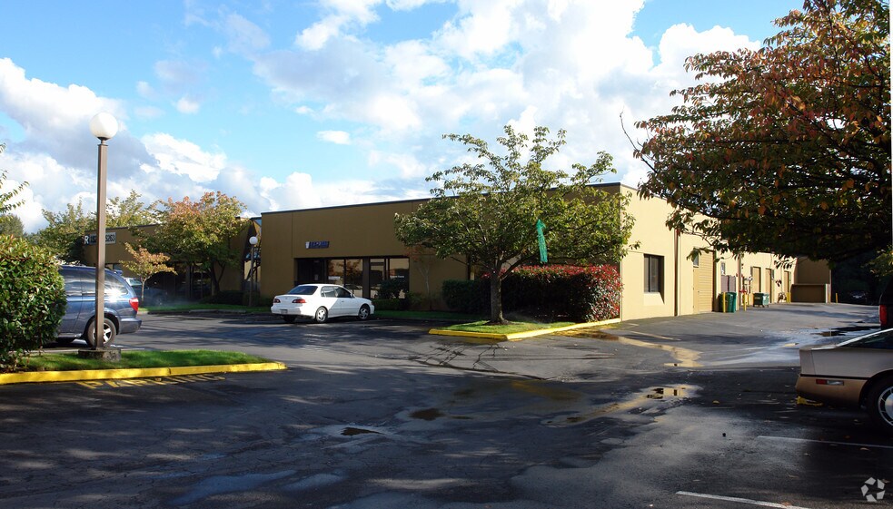 More Photos Of 15241 NE 90th St, Redmond Flex For Lease