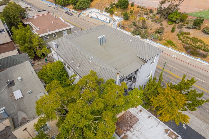 More Photos Of 1000 E 33rd St, Oakland Apartments For Sale