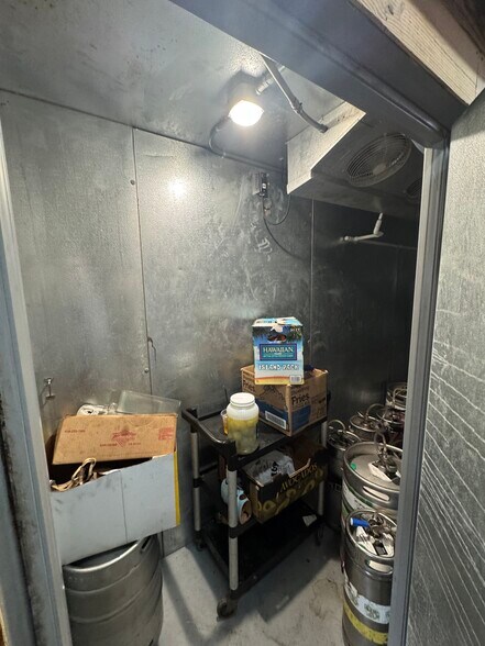 More Photos Of 780 Old County Rd, Belmont Service For Lease