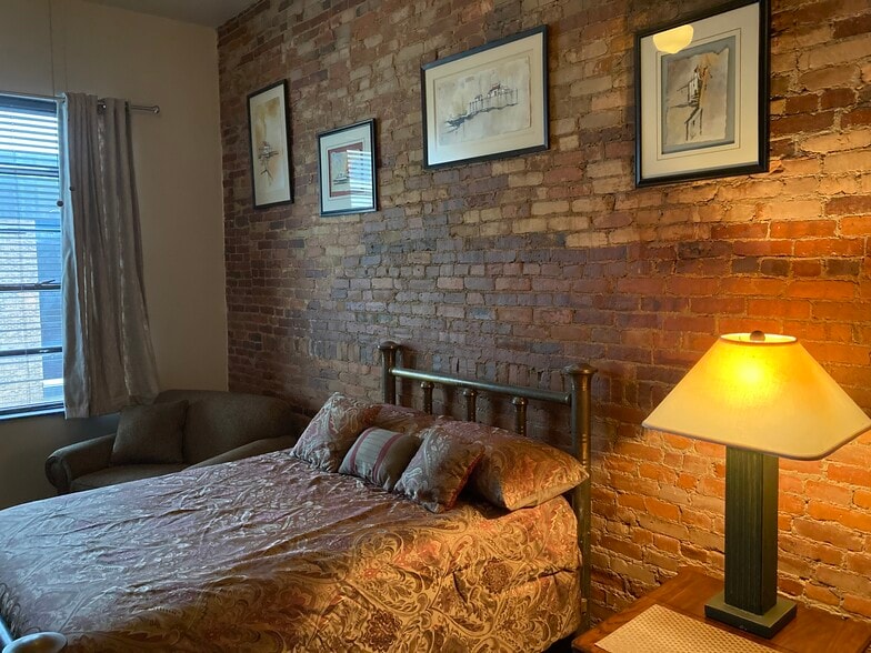 More Photos Of 34 N Vermilion St, Danville Restaurant For Sale