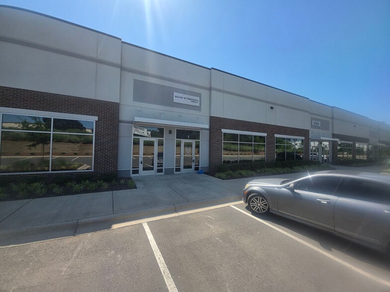 More Photos Of 2555 Westinghouse Blvd, Charlotte Light Distribution For Lease