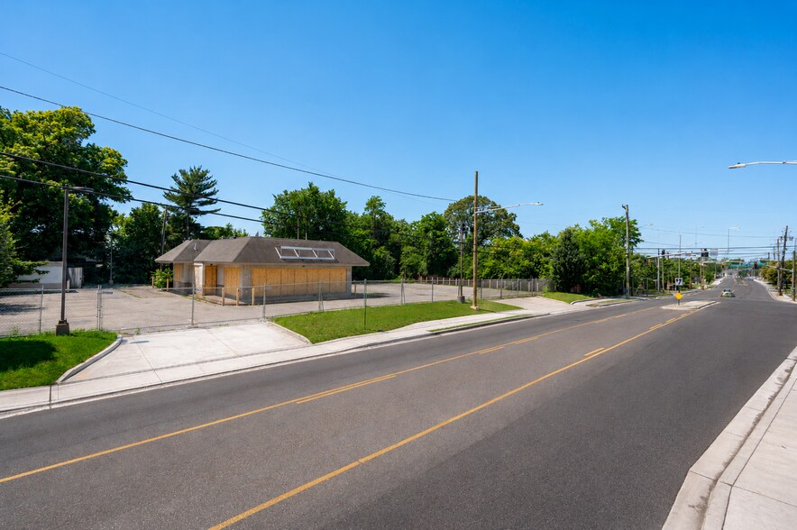 More Photos Of 4857 Marlboro Pike, Capitol Heights Convenience Store For Sale