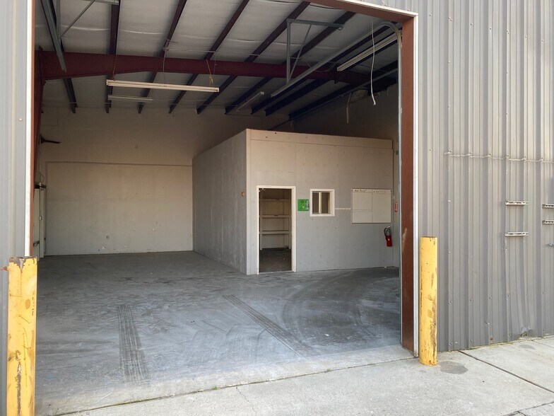 More Photos Of 2261 Denley Rd, Houma Warehouse For Sale