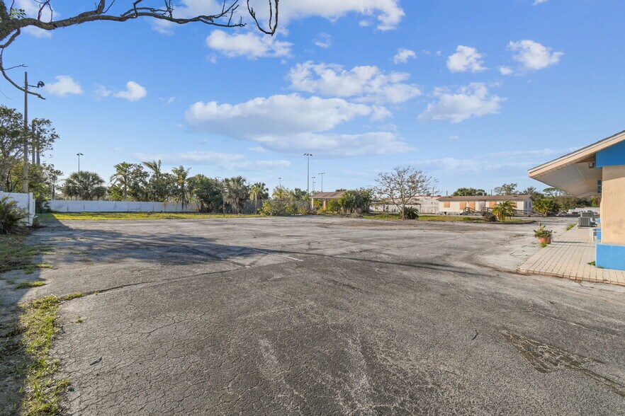 More Photos Of 6333 Langston Ave, New Port Richey Assisted Living For Sale
