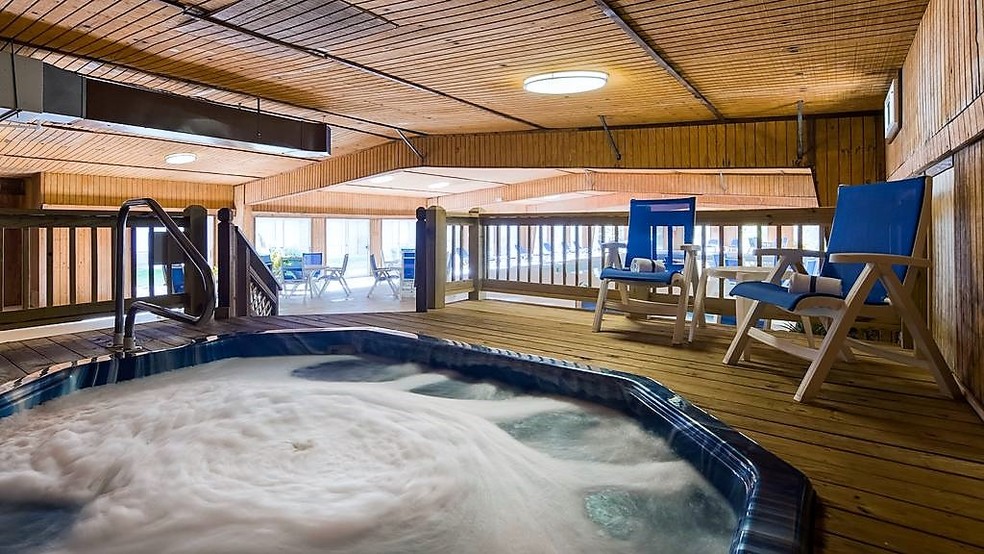 More Photos Of 8514 State Highway 76, Branson West Hotel For Sale