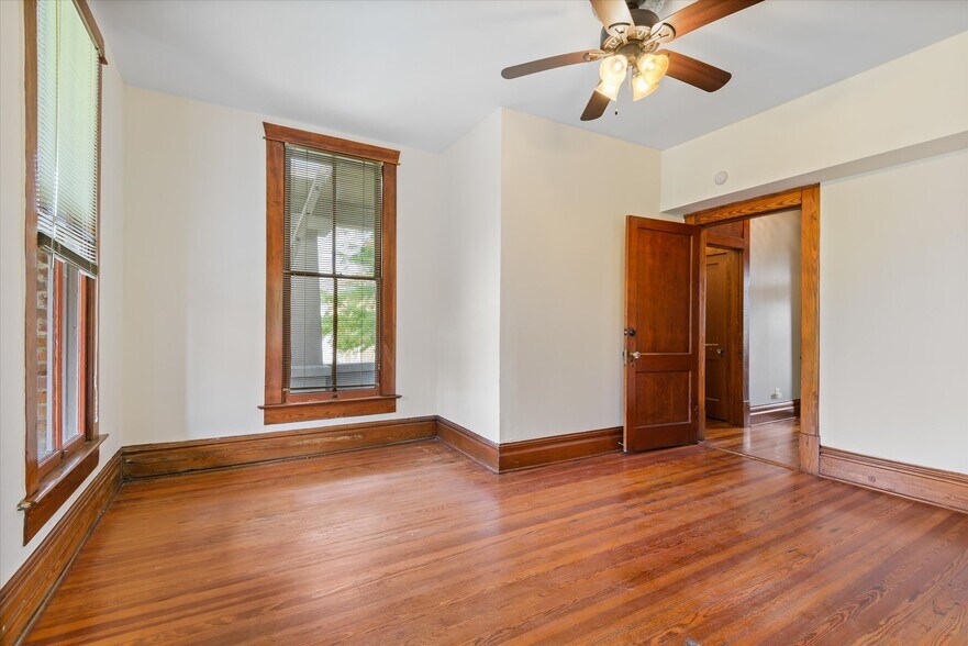 More Photos Of 119 E 20th St, Houston Office Residential For Sale