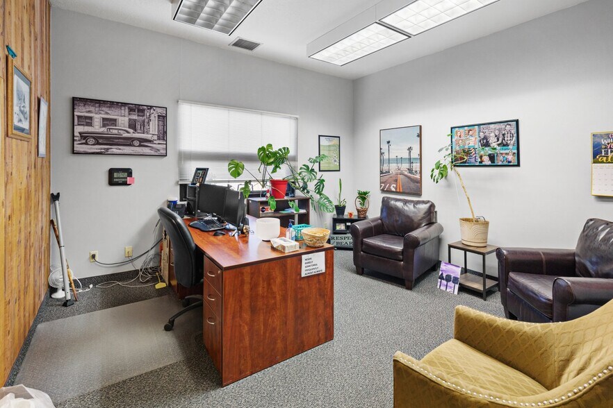 More Photos Of 255 S Main St, Richfield Office For Sale