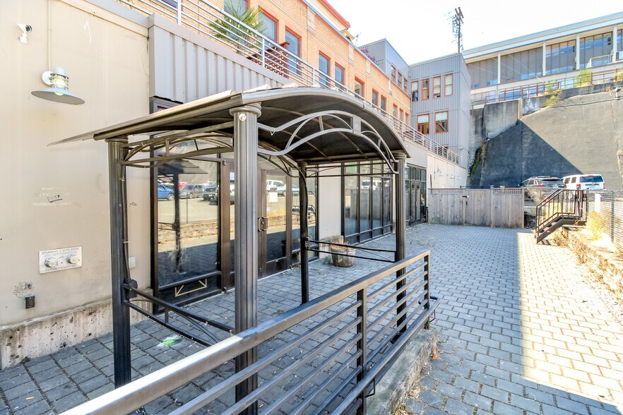 More Photos Of 744 Market St, Tacoma Apartments For Lease