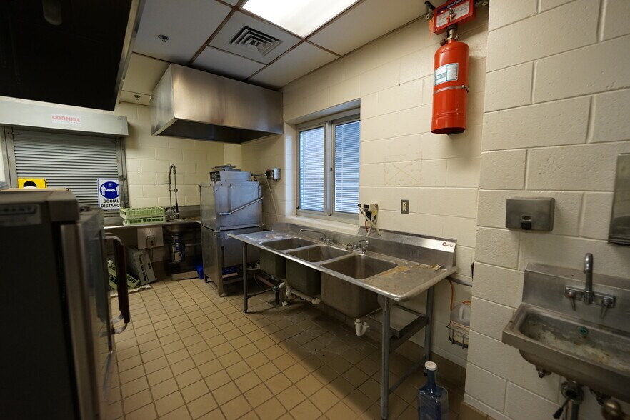 More Photos Of 1835 Treanor St, Saginaw Rehabilitation Center For Sale