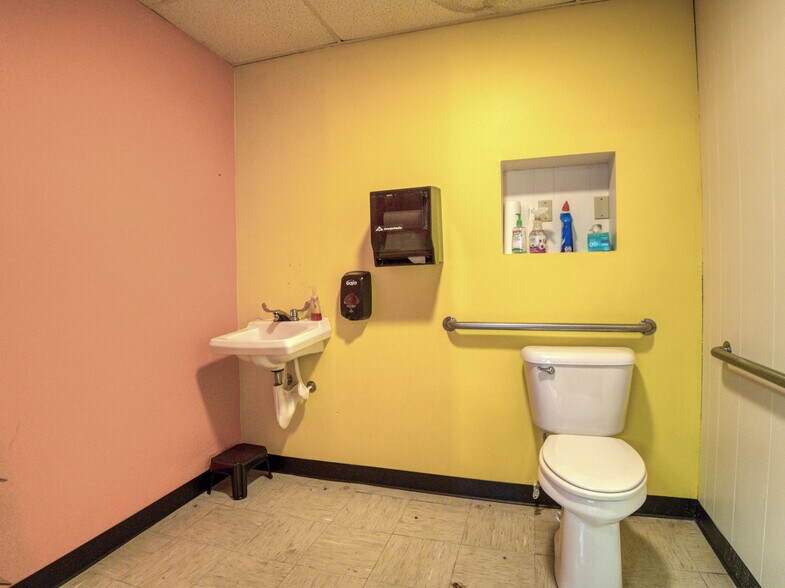 More Photos Of 14818 S Peebly Rd, Newalla Religious Facility For Sale